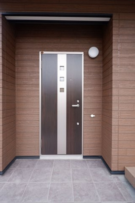 【エントランス】 | 美樹第Ⅱ期若松町戸建貸家F棟 | 広いエントランス、広い玄関ホールは住み心地に直結！