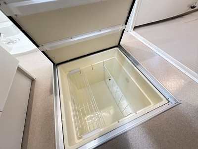 【収納】 | レオーネ | 洗面所にある床下収納です！買い置きの日用品などの収納に便利ですよね☆
