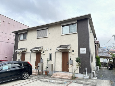 【外観】 | レオーネ | 小田急線「読売ランド前」駅・「百合ヶ丘」駅まで徒歩圏内！小学校や中学校・幼稚園が近くてお子様のいるファミリーさんに嬉しい立地♪人気のテラスハウスです♪