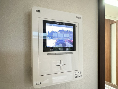 【セキュリティ】 | レオーネ | 防犯対策に有効なカメラ付きインターホン！録画機能が付いているので留守中の訪問者まで確認できます♪