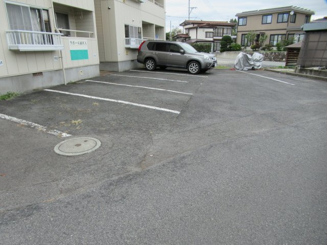 ラポール前田 Aの駐車場