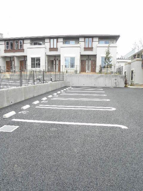 ルミエールの駐車場