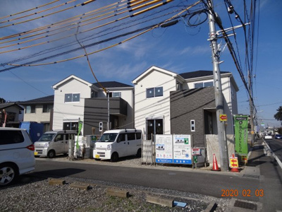 【外観】 | 現地見学会　さいたま市見沼区御蔵　南道路に面する新築分譲住宅全2棟 | 前面道路含む現地写真です