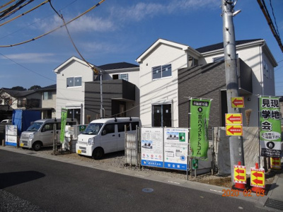 【前面道路含む現地写真】 | 現地見学会　さいたま市見沼区御蔵　南道路に面する新築分譲住宅全2棟 | 前面道路含む現地写真です