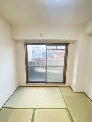 【和室】 | ノーブル夕凪 | こちらのリビングで趣味の時間をお楽しみください