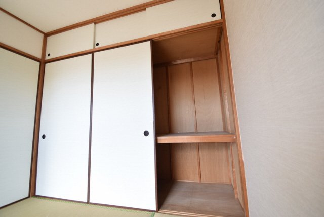 ボナールシャトレー原木の収納|天袋付収納