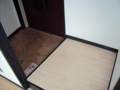 ホワイトクレステの内装|踏込