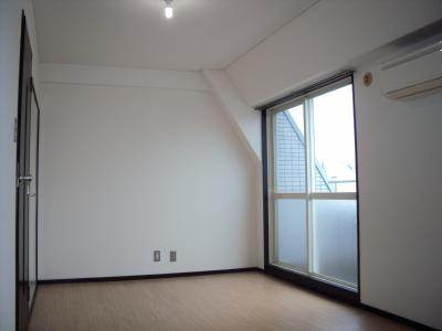 ホワイトクレステの寝室|室内