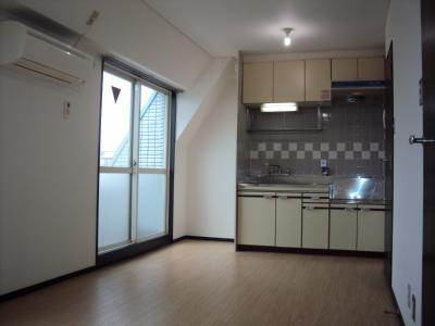 ホワイトクレステの子供部屋|室内