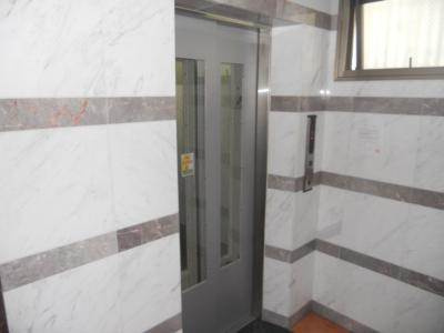 エストレーラのその他共用部分|エレベーター