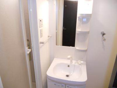 エストレーラの独立洗面台