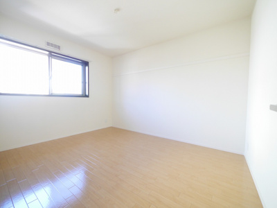 【寝室】 | ラルーチェ