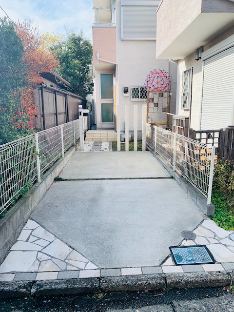 相模原市南区相南３丁目　中古戸建の駐車場