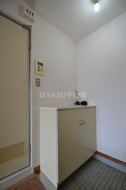 ポエム庚午の玄関|落ち着いた玄関です