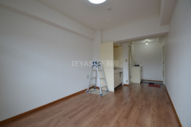 ポエム庚午の居間・リビング|ゆったり過ごせる居間です