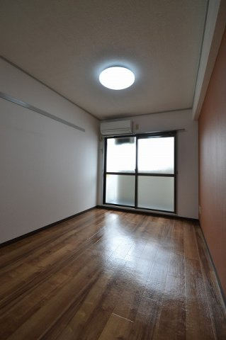 エルハイム庚午A棟の寝室|寝室です
