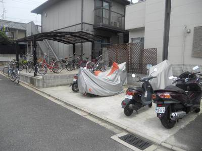 クレール北野Ｃ棟の駐車場|駐輪場