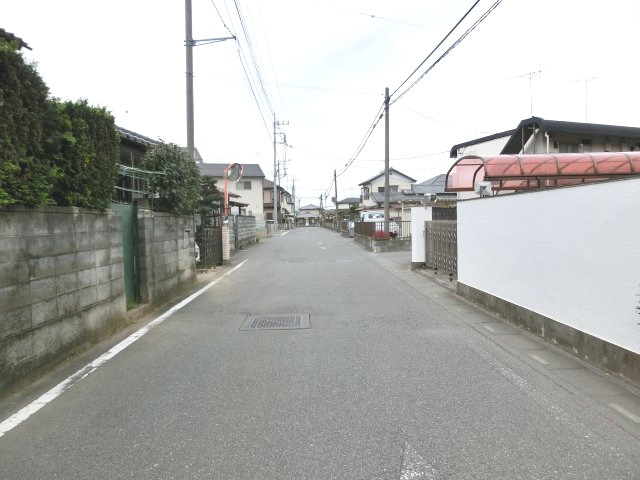 鴻巣市箕田の売地の前面道路含む現地写真|前面道路を北側より撮影
