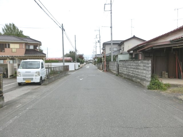 鴻巣市箕田の売地の前面道路含む現地写真|前面道路を北側より撮影
