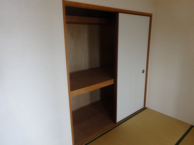 フローラルハイツ大道ＰⅡの収納