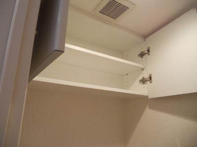 グラマシー京都（旧リエトコート塩小路堀川）の内装|トイレ上部収納