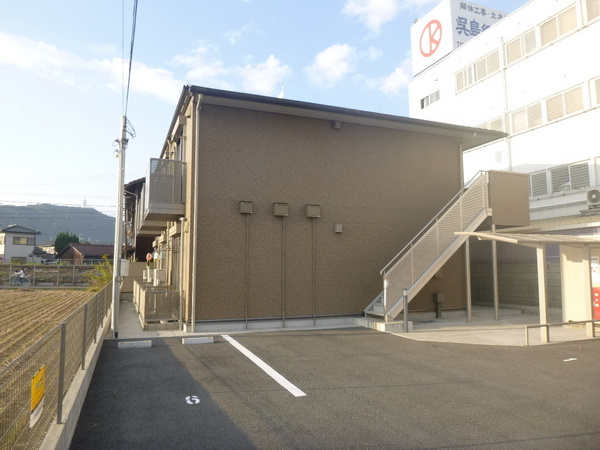 メルベーユ英賀保の駐車場