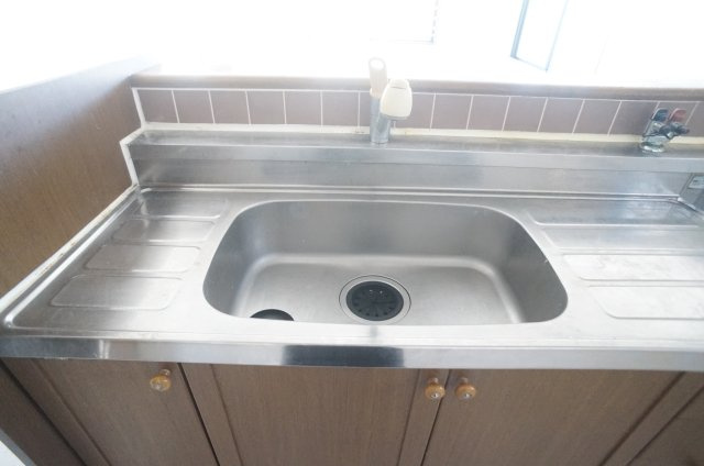 サザンハイムグルックのキッチン|補修作業・クリーニング開始前