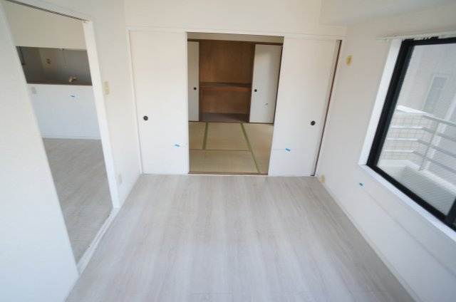 サザンハイムグルックの洋室|補修作業・クリーニング開始前