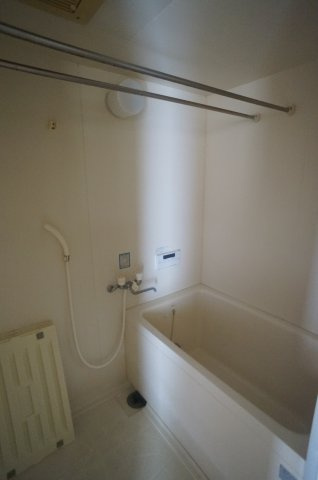 サザンハイムグルックの浴室|補修作業・クリーニング開始前