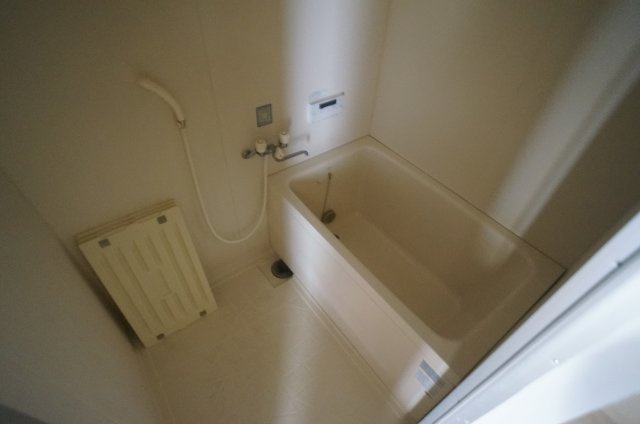 サザンハイムグルックの浴室|補修作業・クリーニング開始前