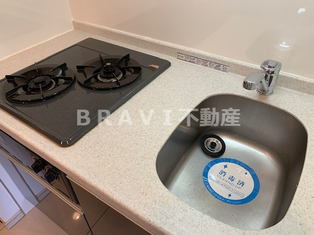 アーデン堺筋本町　BRAVI不動産のキッチン|【アーデン堺筋本町】コンパクトなキッチンで掃除もラクラク