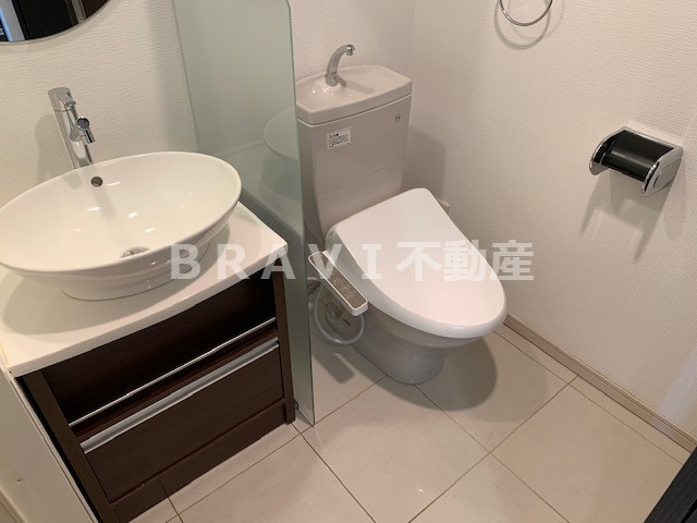 アーデン堺筋本町　BRAVI不動産のトイレ|【アーデン堺筋本町】トイレもきれいです