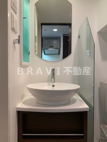 アーデン堺筋本町　BRAVI不動産の独立洗面台|【アーデン堺筋本町】朝の身支度には欠かせない独立洗面化粧台