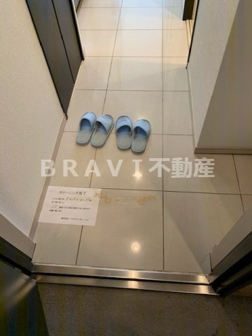 アーデン堺筋本町　BRAVI不動産の玄関|【アーデン堺筋本町】シンプルで使いやすい玄関です