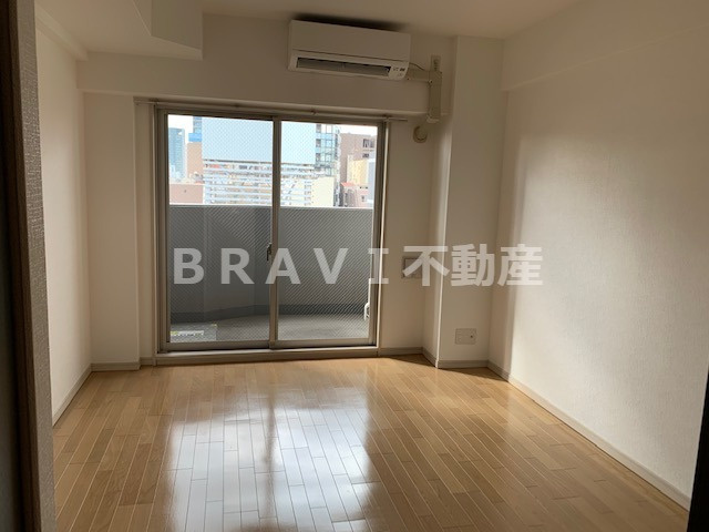 アーデン堺筋本町　BRAVI不動産の居間・リビング|【アーデン堺筋本町】ゆったり過ごせる居間です