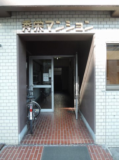【エントランス】 | 京急本線「黄金町」駅徒歩3分、横浜市営地下鉄ブルーライン「阪東橋」駅徒歩5分！
忙しい朝が助かる立地、暮らしにゆとりが生まれます。