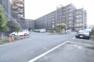 【駐車場】 | 駐輪場スペースです。
月額12000円(空き状況は担当者までご確認下さい。)
