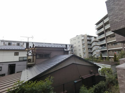 【展望】 | ライオンズマンション新川崎南第2 | 目の前には大きな建物がない為日当たり良し、開放感もあります。