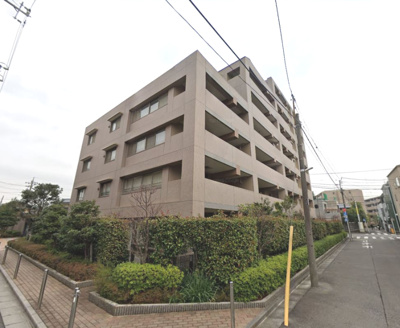 【外観】 | ライオンズマンション武蔵新城緑園の街壱番館 | 19平米の開放感ある専用庭付！階下の心配のない1階のため子育て世代にも◎
暮らしやすさと機能性が調和したベーシックな大型3LDK