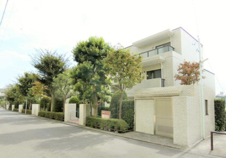 【外観】 | 南西北の三方角部屋のため陽当たり・眺望良好！
独立性の高い洋室は子供部屋、書斎など多目的利用が可能です♪