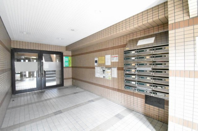 【エントランス】 | ストークマンション高砂 | エントランスホールです。
きれいですね。