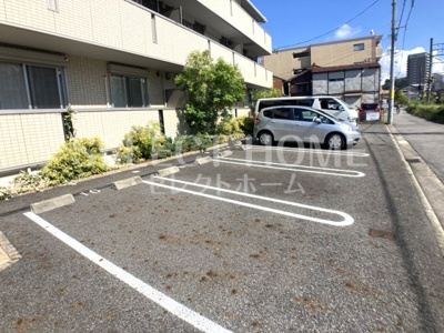 【駐車場】 | オリーブ錦 | 駐車スペースもあります