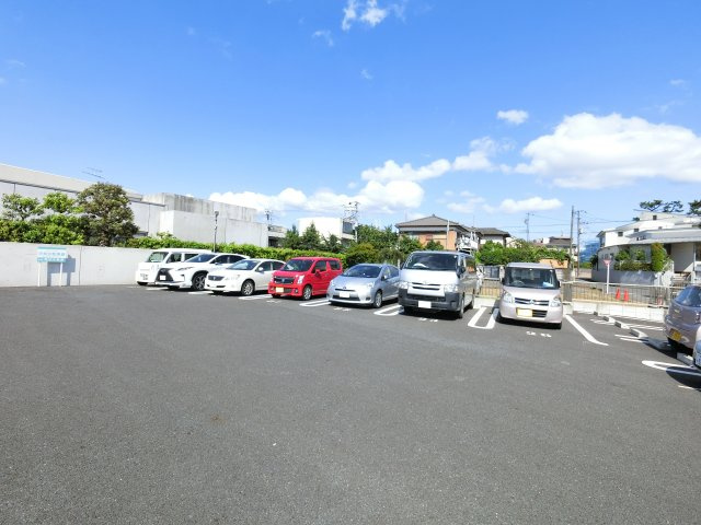 【駐車場】