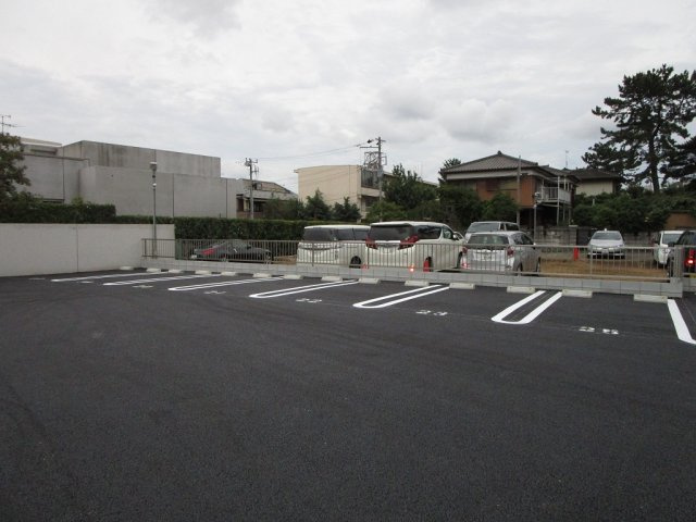 【駐車場】
