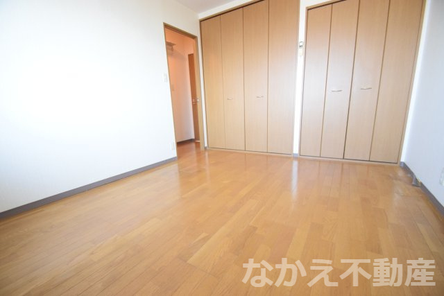 【寝室】 | 広くて明るい寝室
