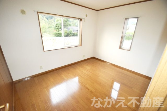 【寝室】 | 使いやすい居間です