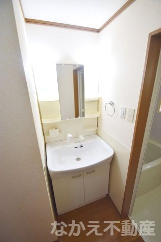 【洗面所】 | 明るい洗面所です
