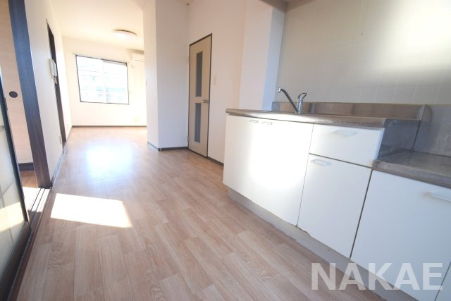 【居間・リビング】 | こちらの居間で趣味の時間をお楽しみください