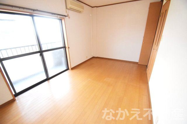 【寝室】 | 落ち着いた色調の寝室です