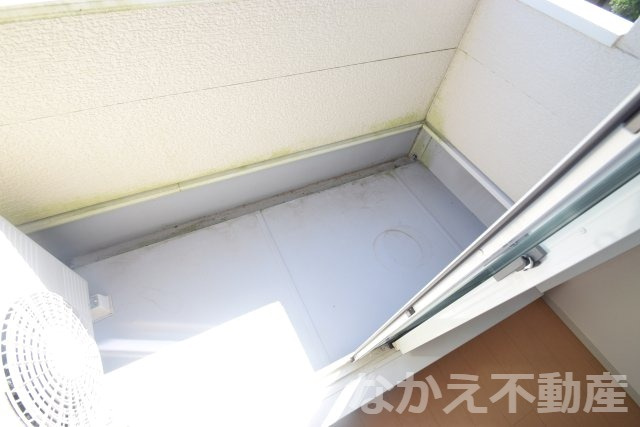 【バルコニー】 | 暖かな日差しのふりそそぐバルコニー